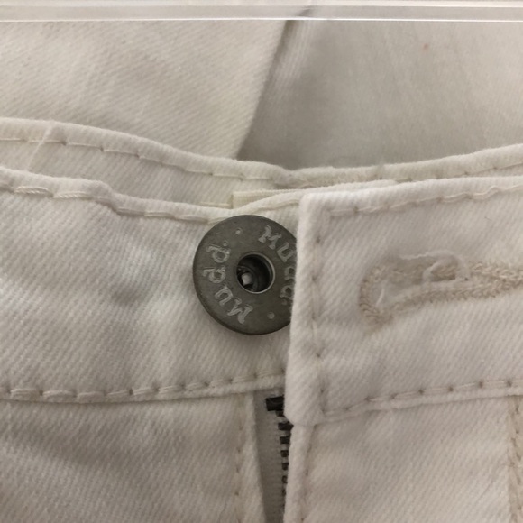 White jeans - Picture 3 of 6